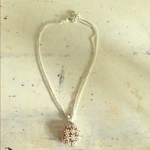 White pendant necklace with mini flowers